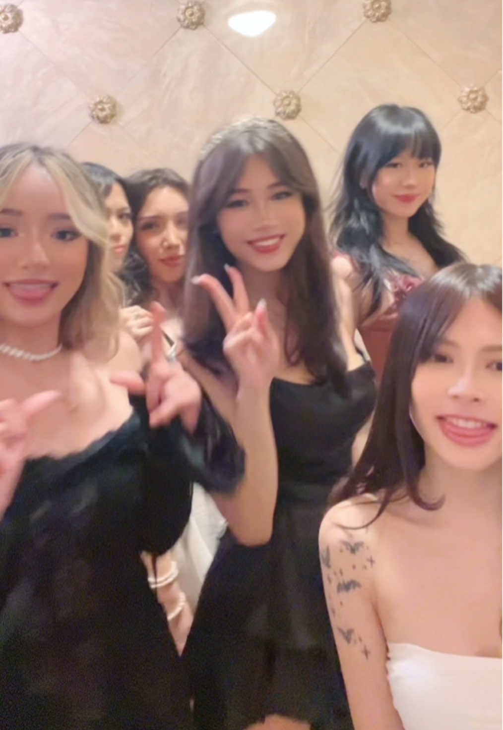 ya girl turned 21 !! ft. my best friends <3 and bad lighting @✧ ⋆｡ 💫 Jackie🎧 ｡⋆ ✧ @Beena 🐰 @brinziez @Steph @ari💫 #birthdayoutfit #dresses #OOTD #outfits 