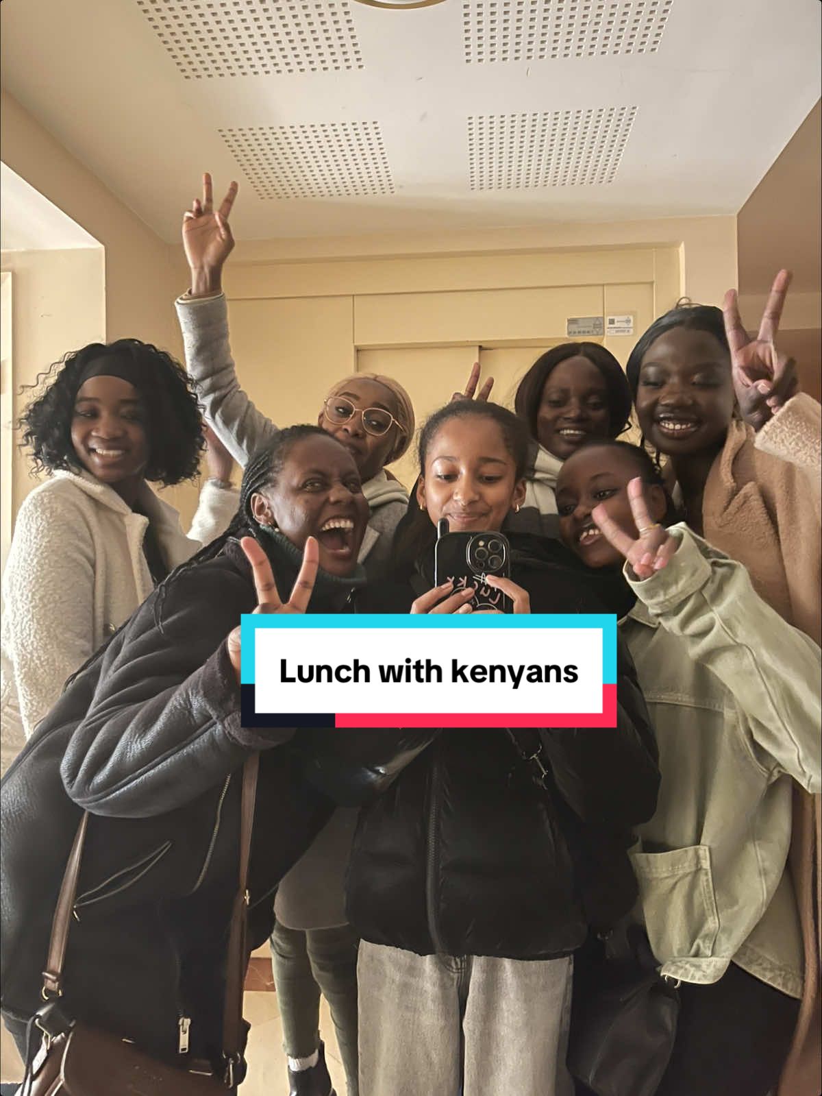 #CapCut its always a vibe meeting kenyans #southoffrance #frenchriviera #antibes #blondylocks #whitneysparkles @Fidelia #blackwomen #spendthedaywithus 