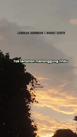 Rindu tuh berat sebenarnya sampai tak tertahan🤣😅..Selamat pagi Dunia tt (tiputipu)..Assalamualaikum #nnnn #fyyyyyyyyyyyyyyyy #lagu #liriklagurindu #lirik #langkahseiringan #mamatexist #overlay #lyrics #vttiktok #4u #rindu #tapi  #jauh #rindu #tapi  #xde #hmmm 