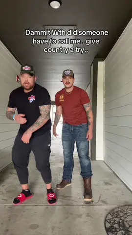 Give country a try don’t call me and mute the sound!!! 😅 @kingery #givecountrymusicatry #countrymusic #tymarchcountryboy #twostepchallenge #officerkingery #tymarch #creatorsearchinsights 