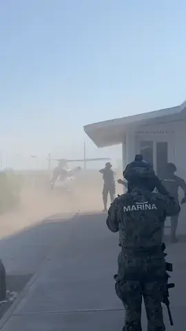 a darlo todo por mi 🇲🇽#viral_video #marines #paratii #marinaarmadademexico #fuerzasespeciales #fyp #armadademexico #cabo #quitenmeelshadowban😔 #elicopter #enfrentamiento 