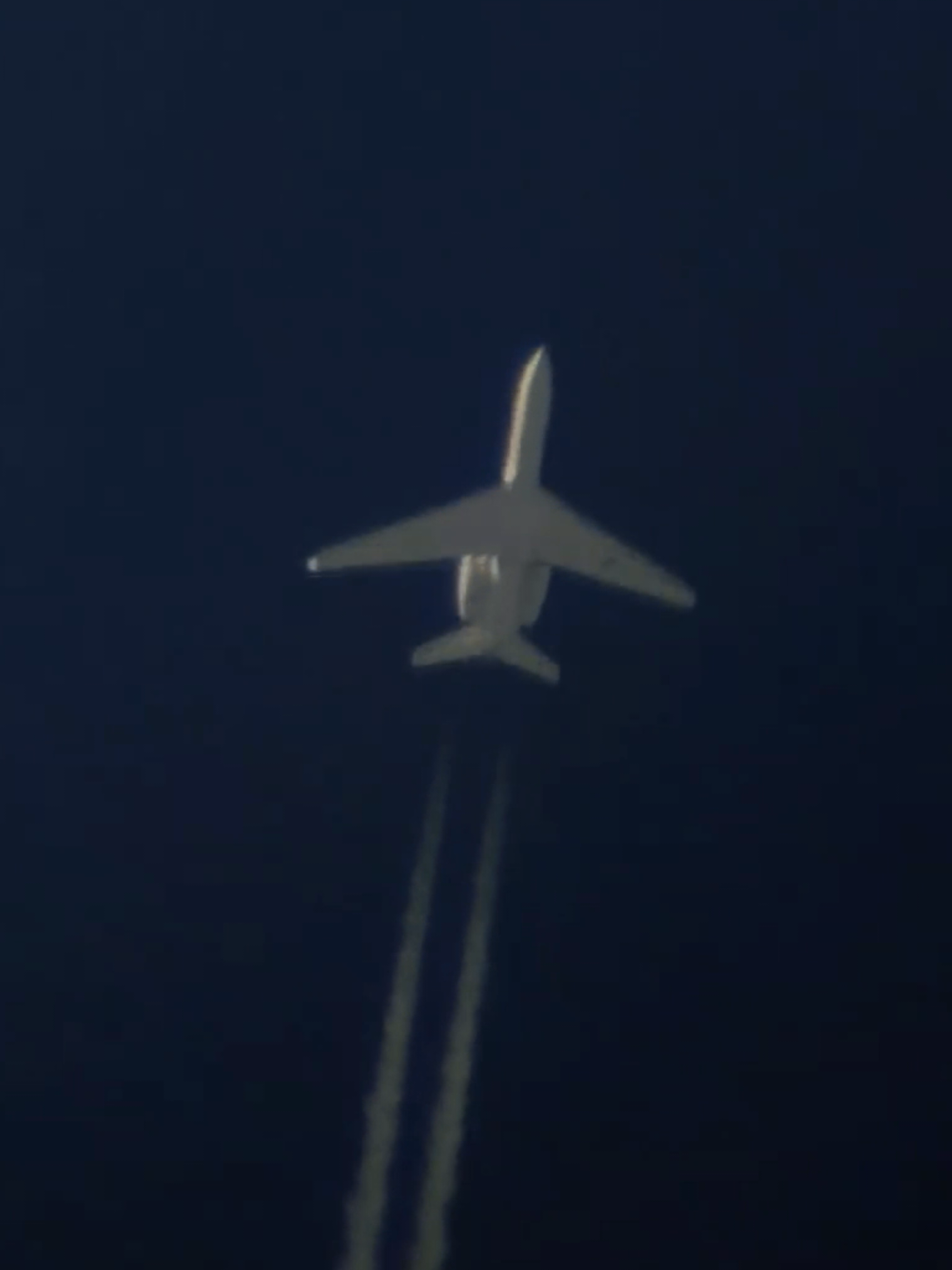 não ficou mt bom pq eu achei difícil dms de acompanhar ele kkkkk mais ainda vamos melhorar😉👊🏽✈️ #aviation #spottermg #spotter  #sv28 #telescopio #jatinhoparticular #gulftreamg550 