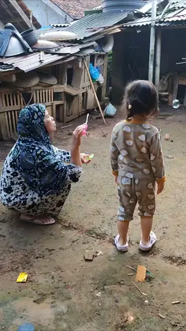 Ada kalimat  yang malu untuk ku ucapkan langsung pada nya, 