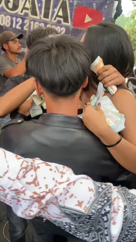 Ketika pasukan joged lepas kendali #gerengsengkeun #dangdutkoplo2022 #radjataentertainment #indraradjata #fyp #biduanhoot #dangduttiktok #hiburanviral 