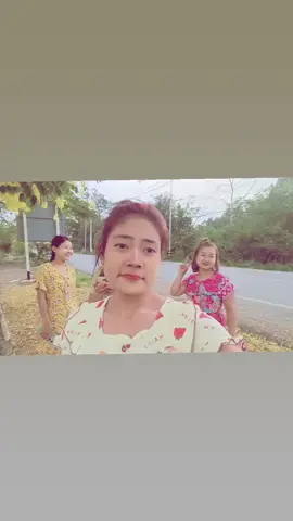 #နောက်မှာ အရူးလေးတွေပါ😀 #မြင်ပါများပီးချစ်ကျွမ်းဝင်အောင်လို့🤒🖤 