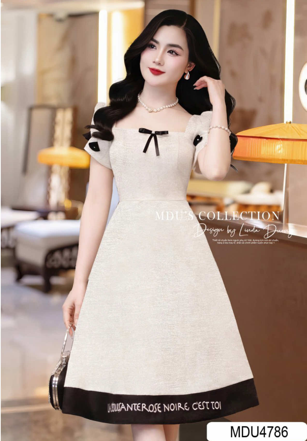 MDU4786 - Chất liệu Tafta Gấm cao cấp với bề mặt đứng form hoàn hảo tạo nên một dáng vẻ quý phái và tự tin. Ánh sáng khẽ lướt qua, làm nổi bật những đường nét sắc sảo và vẻ sang trọng tiềm ẩn của chất liệu. #váyxinhmdu #vairalvideo #vairalvideo #váyxinh #đầm_thiết_kế #vietnam #sangtrọng #ypfッ 