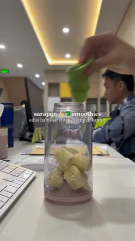 Pisang pokcoy lagiii #smoothie #sarapansehat #sarapansatset 