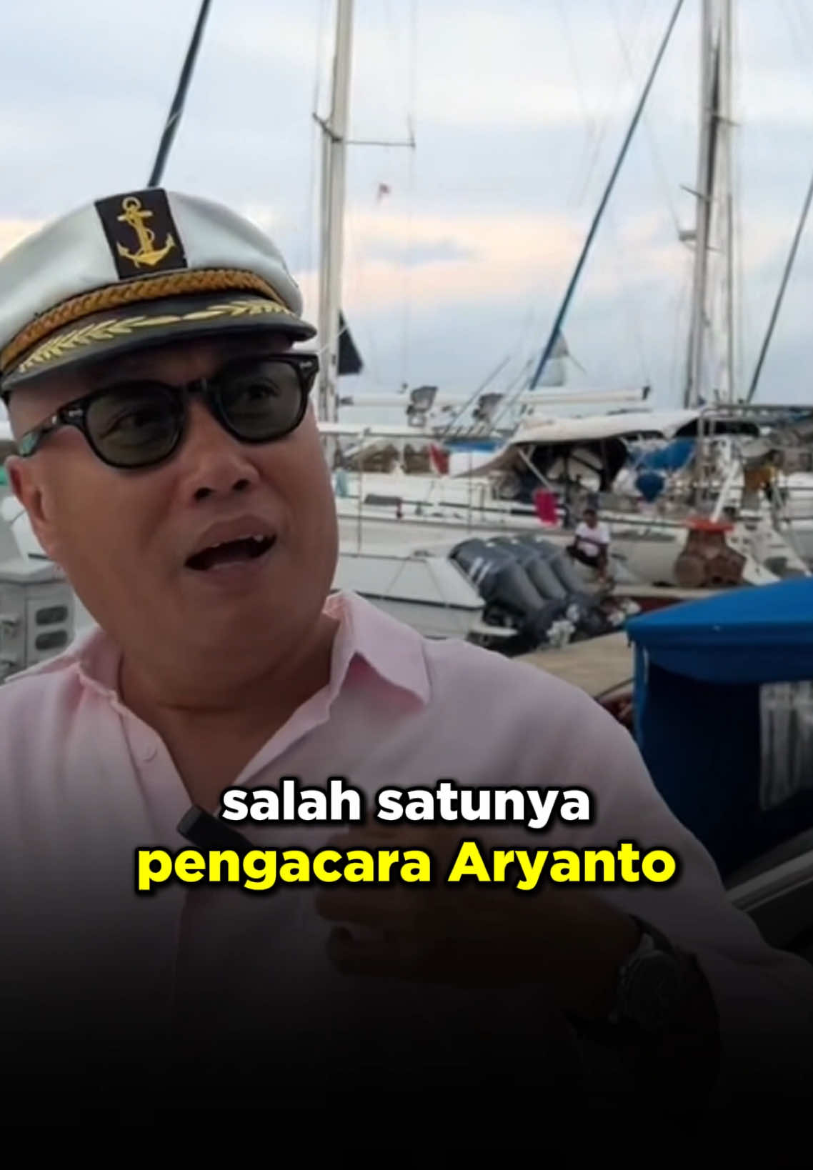 Hakim nerima suap? Ketua Pengadilan nerima suap? 60 miliar? 😱   Kejaksaan Agung menetapkan 7 orang tersangka di kasus dugaan suap putusan lepas perkara korupsi ekspor minyak mentah di Pengadilan Negeri Jakarta Pusat.   Ketujuh tersangka yaitu Djuyamto, Ali Muhtarom, Agam Syarief Baharudin, Muhammad Arif Nuryanta selaku Panitera Muda Perdata PN Jakarta Utara, Wahyu Gunawan, Marcella Santoso dan Ariyanto alias Ary Bakri selaku pengacara korporasi ekspor CPO.   #kejagung #kejaksaan #cpo #korupsi #arybakri