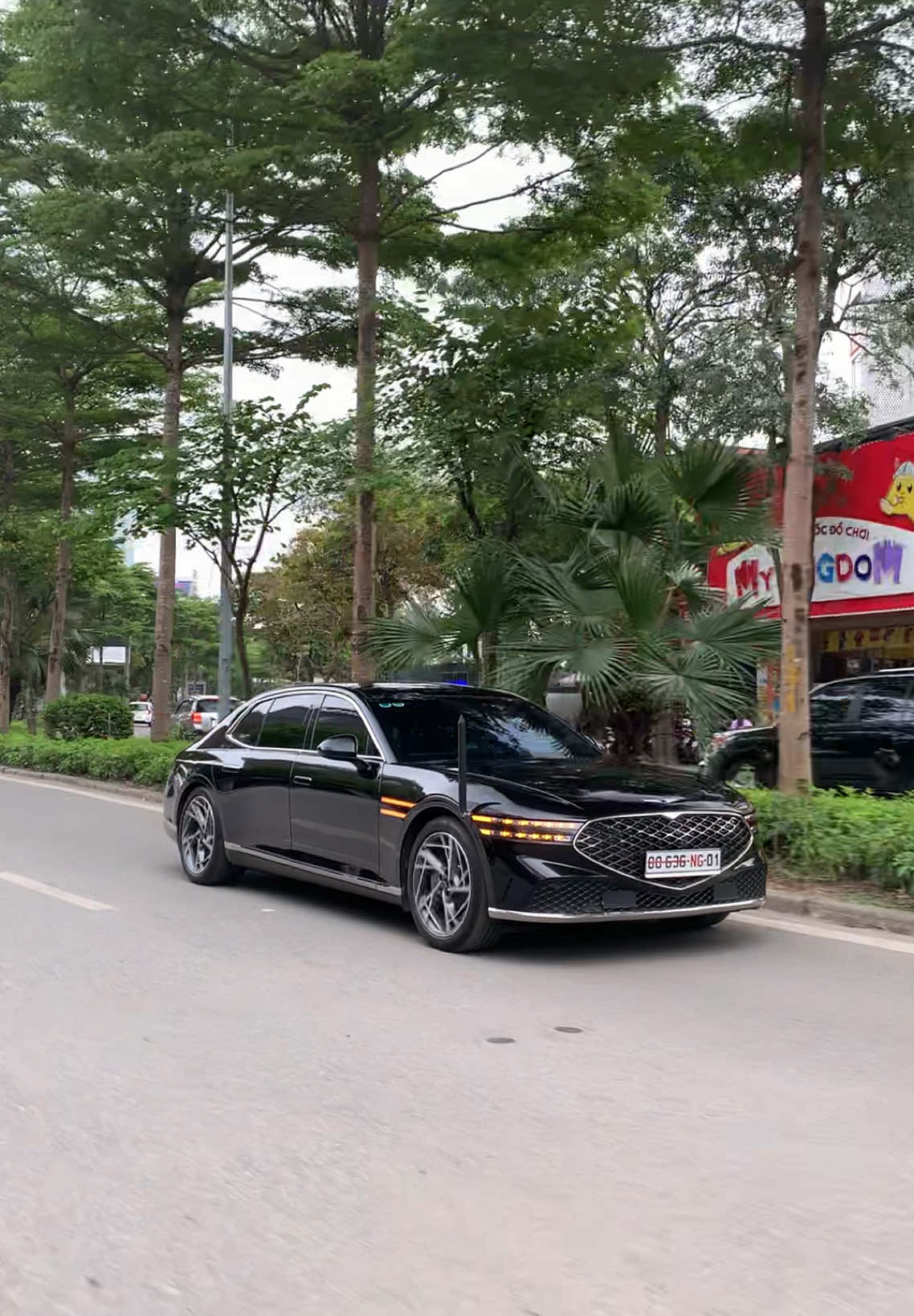 Thế này đã đủ lực chưa ạ Genesis G90 #ngaoxe #genesis #carspotting #carspotter #xybca #xhtiktok #fyp 