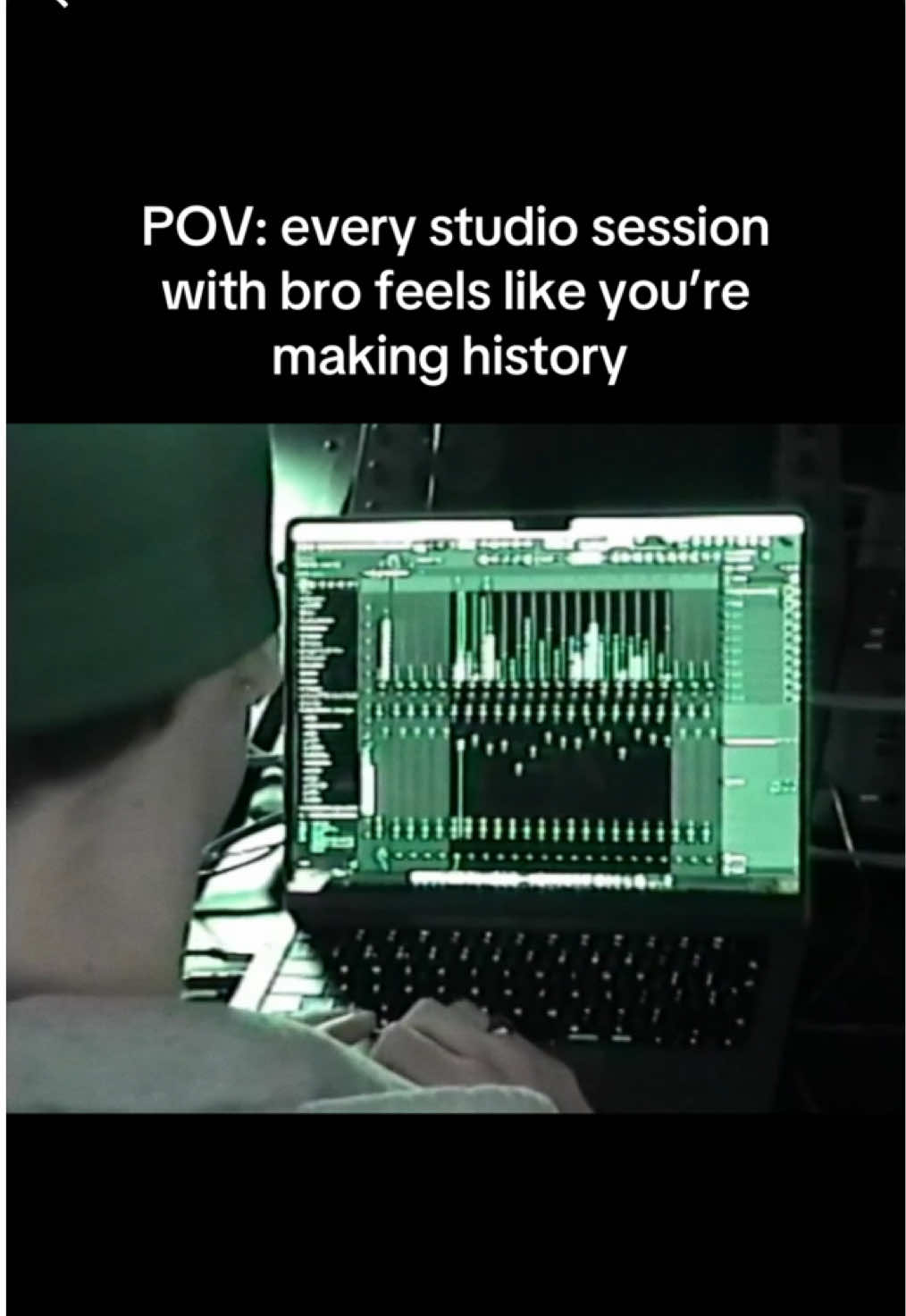 Tag bro in the comments ✍️🔥 @geekie #producertok #vhs #studiosession #producer #musicproducer #808mafia #flstudio #beatmaker #fyp #manchester 