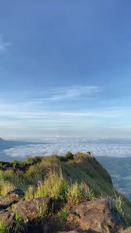 kalo ke alam gak pernah ada kata bosan🥹 selalu bikin candu😍🏔️  #mentahan #mentahanvideo #bahanswmu #story #pendaki #pendakiindonesia #p#pendakifomos#storywase#semarangstorye#semarang24jama#bandunganu#gunungungaranw#swe#perantunan