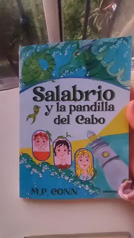 Una pequeña muestra de mi nueva novela infantil ilustrada sobre las aventuras de dos niños y una niña en Cabo de Palos junto a un ser mitológico del Mar Menor. ¡De 8 años a 102 años!😂 Darme un toque los que queráis ejemplares firmados, y si no,  estarán disponibles en la librería Isa de Cabo de Palos, la librería Laura de Cartagena, online en Editorial Cuadranta y se pueden pedir en cualquier librería, en La montaña mágica de Cartagena y en La Casa del Libro. @Cuadranta  @Casa del Libro  #libroilustradoinfantil #libroinfantililustrado #libroinfantil #cabodepalos  #libroinfantilyjuvenil #novedadliteraria #womenpoetsofinstagram #fotodeldia #cabodepalos #mujerespoetas #mujeresescritoras #womenwriters #womenpoets #photooftheday #art #illustration #womenillustrators #mujeresartistas #womenartists #mujeresilustradoras #ilustracion #salabrio #lapandilladelcabo