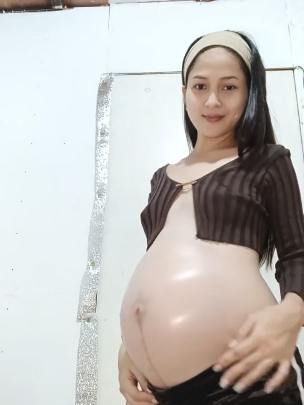 kung gusto mo mawala ang stretchmarks mo nasa yellow basket angsekreto #howtogetridofstretchmarks #stretchmarks #stretchmarksremover #stretchmarksremoval #pregnancystretchmarks #postpartumstretchmarks 