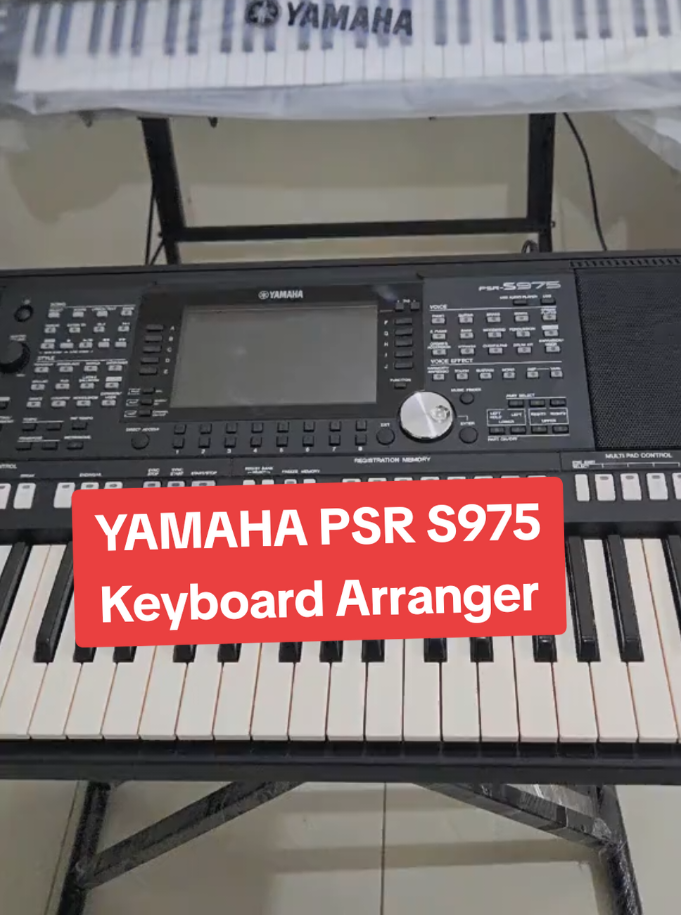 YAMAHA PSR S975 Keyboard Professional Music Arranger...Kondisi Second Body 99.99% Mulus banget..seperti baru..tidak ada goresan ..Barang Langka Kondisi Seperti Baru 🤘🙏😁...langsung aja Di Tunggu Orderannya!! . . #yamahapsrs975 #yamahamusic #yamahaindonesia #piano #pianocover #keyboard #keyboardist #dangdut #dangdutkoplo #dangduttiktok #dangdutviral #dangdutkoplo2022 