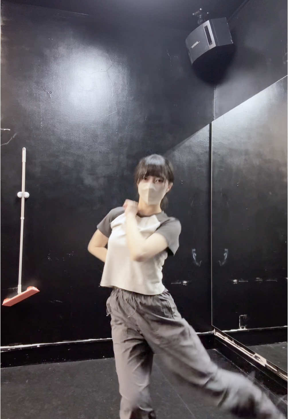 2番も踊ってみた🐰束縛のところ失敗しちゃったけど長く踊れれば踊れるほどテンション上がる🌟おすすめ載ってほしいな〜💭 #見てくれてありがとう #とくべチュして #イコラブ #踊ってみた #おすすめ #アイドル #アイドルになりたい 
