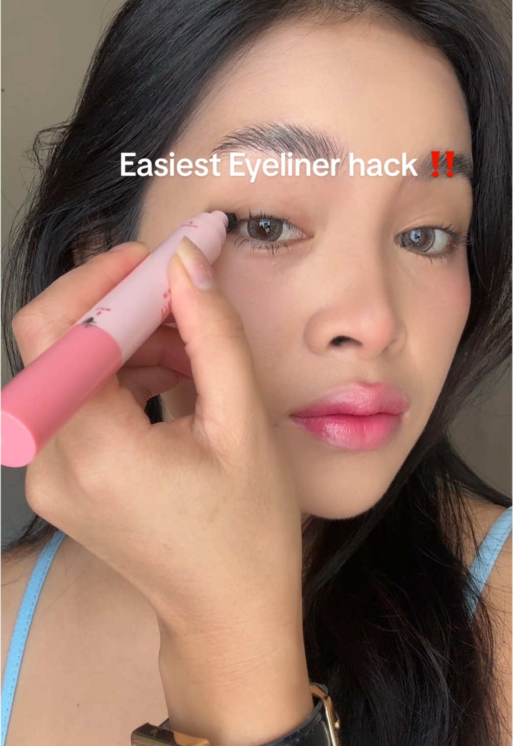 Eyeliner in just a sec with Pinkflash 🫶🏻🌸 #wingedeyeliner #eyelinerstamp #pinkflashmusthaves #pinkflashphs #eyelinerhack 