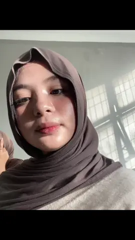 senyum dong