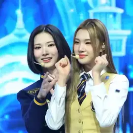 love them so much                                                         #juun #jiwoo #hearts2hearts #h2h 