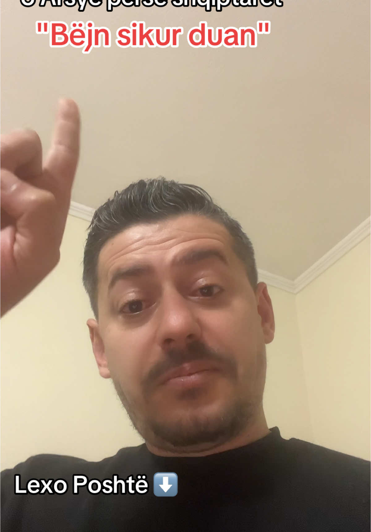 1. #shqiptarët janë një shoqëri me kod të fortë social dhe familjar — shpesh ndihen të detyruar të tregojnë “dashuri”, mirënjohje apo afeksion, për të ruajtur imazhin e mirë. Kjo sjell hipokrizi të butë: thonë “të dua” ose tregojnë afërsi, por jo gjithmonë është e sinqertë. 2. Pas dekadash izolimi, luftërash, tranzicionesh dhe tradhtish të shumta (në politikë e në jetën e përditshme), shqiptarët shpesh kanë një mosbesim të brendshëm, edhe kur afrohen me dikë. Ata “afrohen me dyshim” dhe dashuria bëhet më shumë një strategji sesa ndjenjë. 3. Shumë shqiptarë rriten me idenë se të shfaqësh ndjenja është dobësi. Prandaj, bëjnë sikur të duan, por nuk lejojnë veten të hapen emocionalisht — një dashuri me gardh rreth vetes. 4. Në disa raste, dashuria simulohet për interes, qoftë për lidhje, punë, përfitime ekonomike apo sociale. Në këtë kontekst, “dashuria” bëhet monedhë shkëmbimi dhe jo ndjenjë e pastër. 5. Brezat më të vjetër janë rritur pa shumë hapësirë për të folur për ndjenjat, dhe kjo ka kaluar brez pas brezi. Shumë shqiptarë nuk dinë si të duan — ndaj bëjnë sikur, sepse është mënyra e vetme që kanë mësuar. 6. Njerëzit shpesh bëjnë sikur duan, sepse kanë frikë të tregohen të vërtetë dhe të mos pranohet dashuria e tyre. Është më e lehtë të simulojnë ndjenjën sesa të rrezikojnë plagosjen emocionale. #marrëdhënie #dashuria #intime #dhunë #Trauma #femër #abuzive #xhelozi #shqiptaretneperbote🇦🇱🌍 #bigbrothervipalbania #fypシ゚ #tedua #thashetheme #tiktoku #tiktokviral #shqipe #shqip #albania🇦🇱 