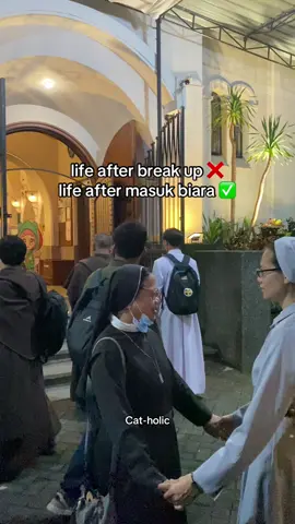 Sebahagia itu masuk biara