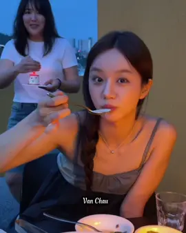 Siêu tự nhiên! Siêu xinh!💙 #FriendlyRivalry #Hyeri #HyeBin #선의의경쟁 #LeeHyeri  #ChungSuBin #girllove #gl  #kdrama #BanBanBeBe