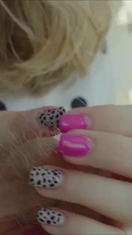 ✨ Quer cuidar da sua saúde com prioridade, clareza e leveza? Seja uma assinante e tenha acesso a conteúdos exclusivos, protocolos, lives e orientações que realmente transformam! 💙 Sua nova fase começa aqui. Toque em “Assinar” e vem com a gente! 💊 Vitamina C, Biotina e Complexo B: Força, Crescimento e Vitalidade para seus Cabelos! A vitamina C tem ação antioxidante e melhora a absorção de ferro, essencial para o crescimento capilar. A biotina (vitamina B7) fortalece a estrutura dos fios, reduz a queda e melhora a espessura. Já o complexo B — incluindo B1, B2, B3, B5, B6, B9 e B12 — atua no metabolismo celular, favorecendo o ciclo de crescimento saudável dos cabelos. A combinação dessas vitaminas promove fios mais resistentes, brilhosos e saudáveis de dentro pra fora. 📚 Fonte: Tua Saúde 🔗 https://vist.ly/3mzwmji
