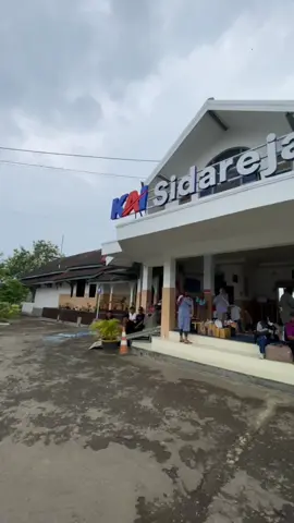 Stasiun kereta api Sidareja, lokasi di Jl. Karangpucung - Sidareja. #kai #sidareja #stasiun #stasiunsidareja #keretaapi #keretaapiindonesia #lagujawa #cilacap24jam #cilacapngapak #fyp 