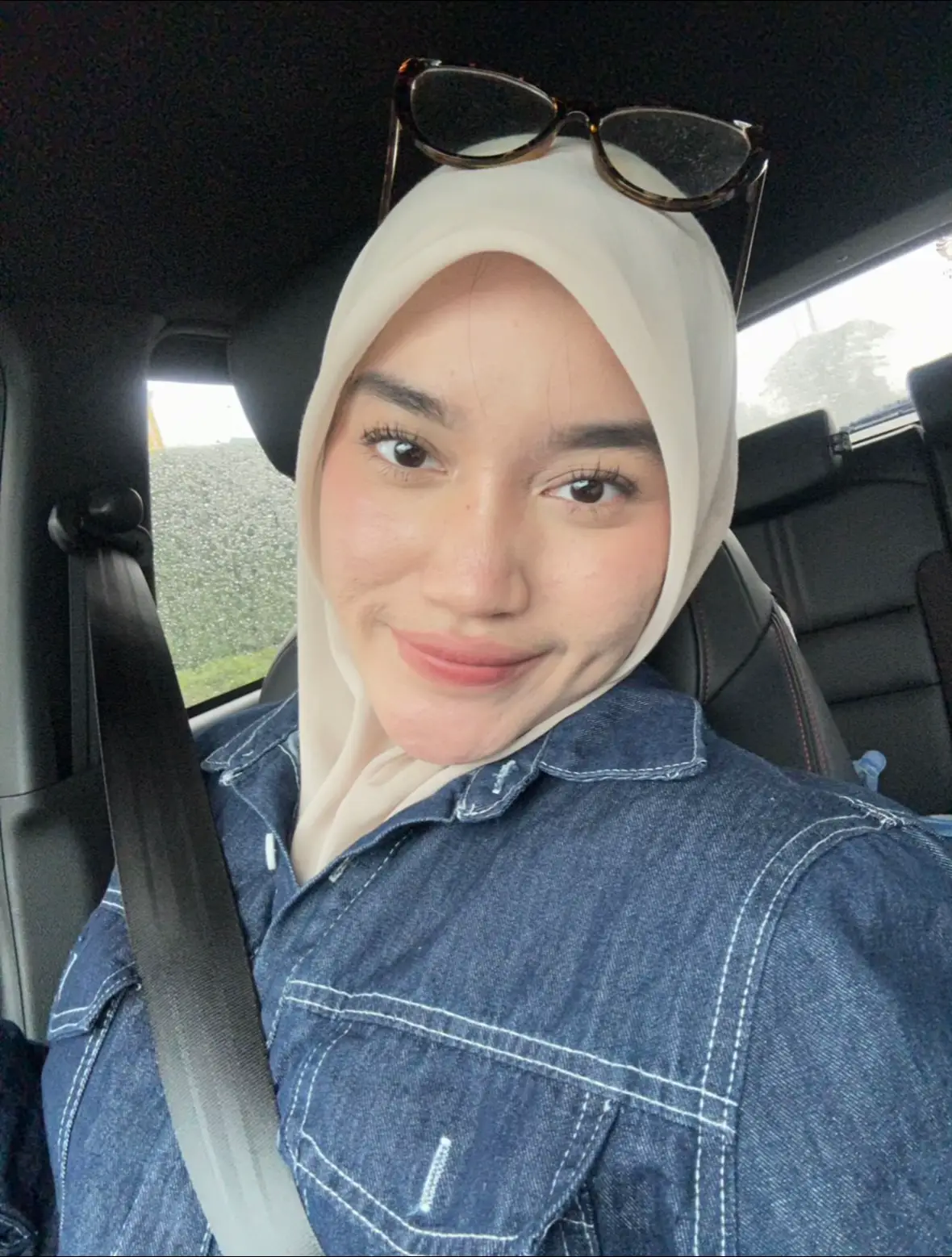 amateur dimple selfies🧏🏻‍♀️