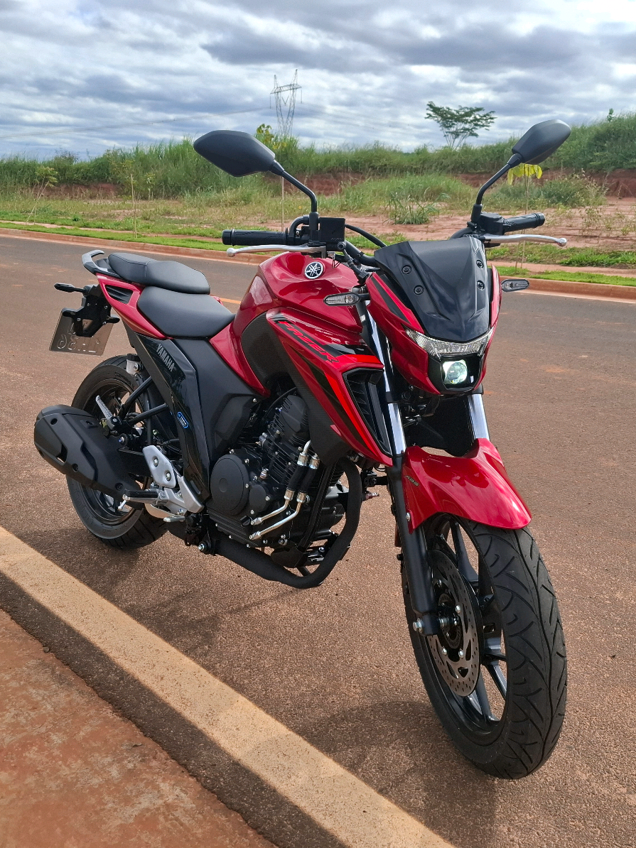 Yamaha Fz25 2025/25 Connected Vermelha  . . . . . #yamaha #fz25 #fazer250 #motorcycle #motos 