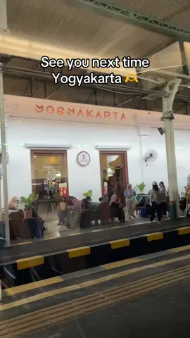 Sampai jumpa lagi #yogyakarta #stasiunyogyakarta #krl #xyzbca #viral #storyjawa #fortoypage #malioboro 