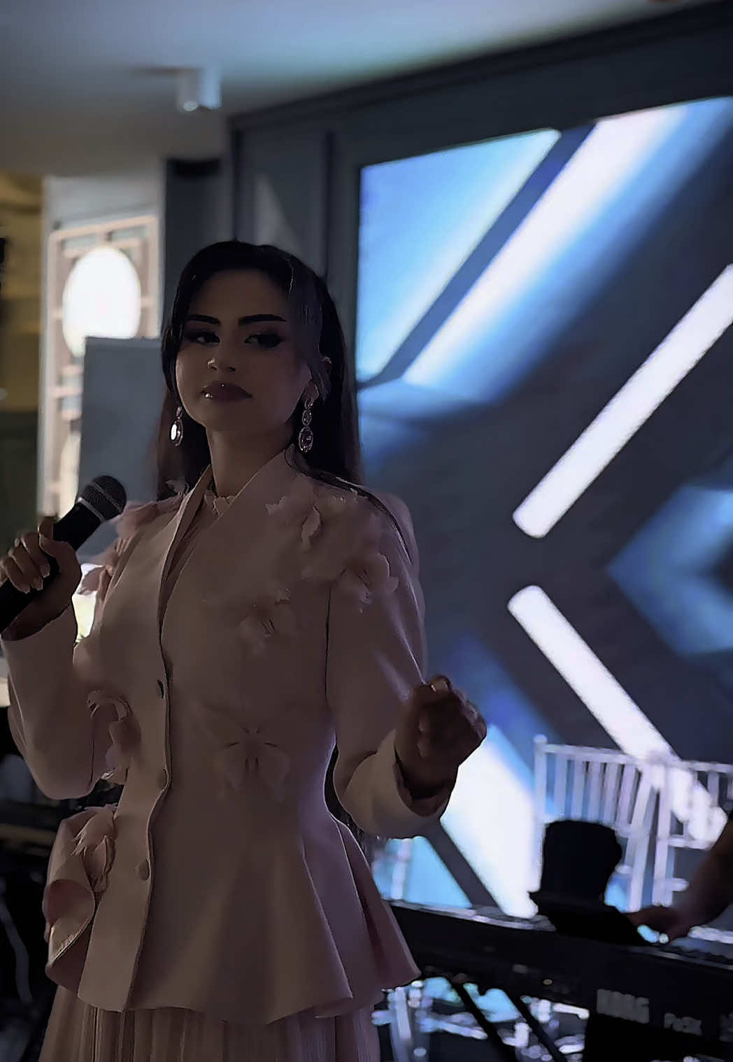 @MERYEM ŞADURDYÝEWA Ayağinda Takunya💃🏼 Kimler toyda bu aydyma tans etmegi halaya😍 #turkmenistan🇹🇲 #turkiye #iran #iran🇮🇷 #turkmenistan #turkmenistan🇹🇲tiktok #turkmen #horon #karadenizkızı #karadenizşarkıları #laz 