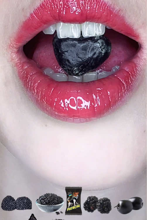 #blackheart🖤 #blackheart #black #heart #gummy #candy #asmr #mukbang #mukbangasmr #먹방 #satisfyingvideo #eatingsounds #eatingshow #mouthsounds #emojichallenge #emojifood 