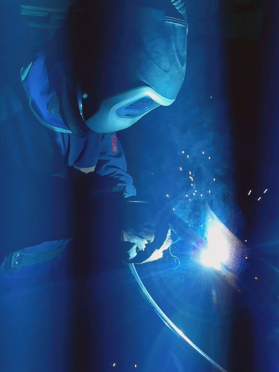 Zavarivanje čeličnih konstrukcija MAG postupkom Mag welding steel construction #welding #migwelding #zavarivanje #magzavarivanje #migmag #migmagwelding #steel #steelconstruction #steelindustry #heavyconstruction #industrial #mining #caterpillar #jcb #weldingmostwanted #ilovewelding #weldernation #weldernationarmy #saldatura #soudure #saldaturamig #pulsemig #fyp #fyyy #fyyyyyyyyyyyyyyyy #tik #tiktokwelder 