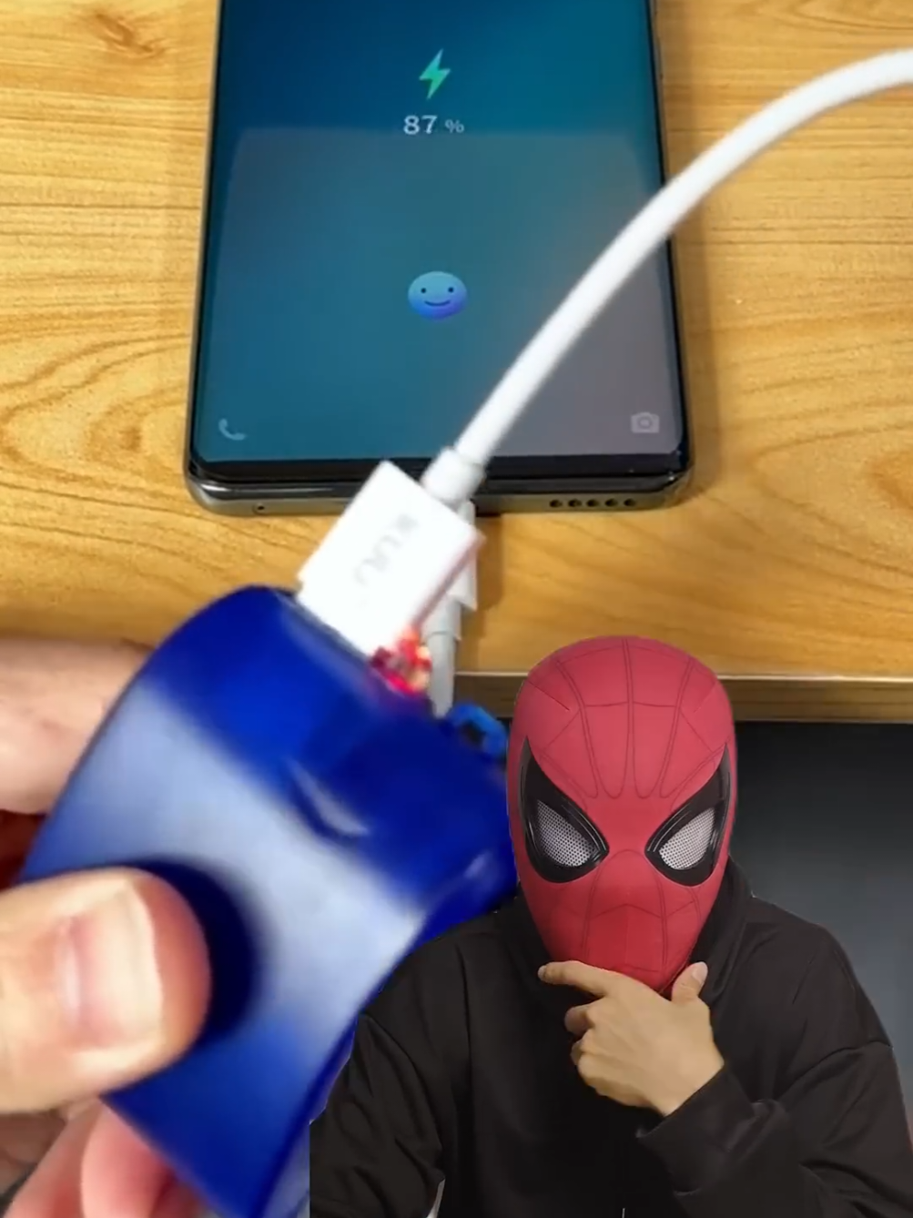 Hand crank charger? #LifeHack 