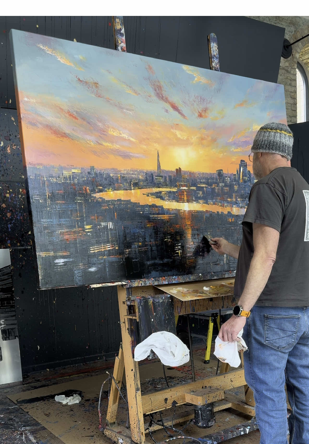 Painting London in golden hour light 🌇🎨 #art #artist #painter #painting #artcollector #artlover #artcollector #cityscapeart #artiktok #artistsoftiktok #london #fyp #londonart #paintingprocess #foryou #modernart #skyline 