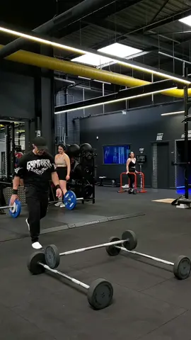 people reaction at gym to body control #pourtoi #for #fyp #tik_tok #parati 