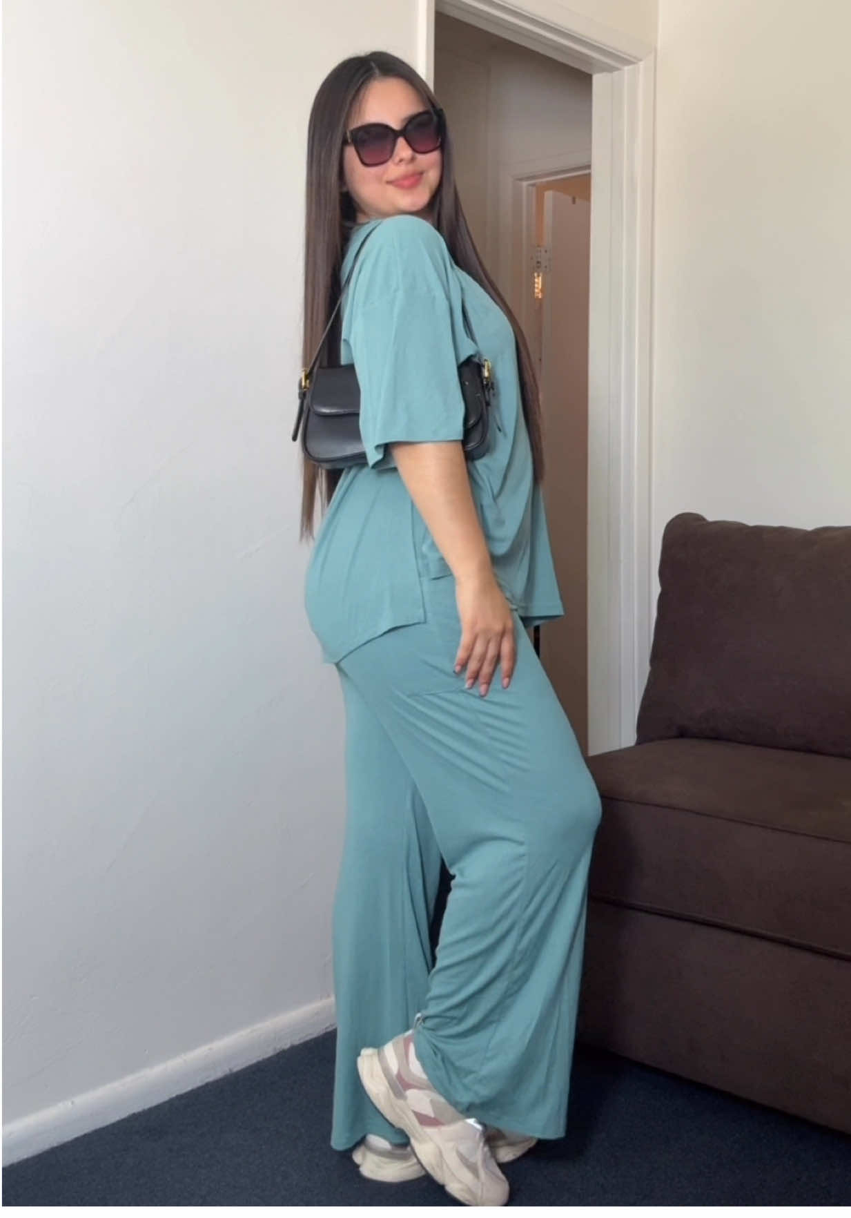 Amando este set súper cómodo para andar en la casa o salir a cualquier lugar😩😻. #tiktokshop #conjuntos #fashion #viral #foryoupage #fypシ 