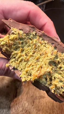 Dubai Chocolate Pistachio Bar #dubaichocolate #dubaichocolatebar #dubai #foryoupage #snack #chocolate 