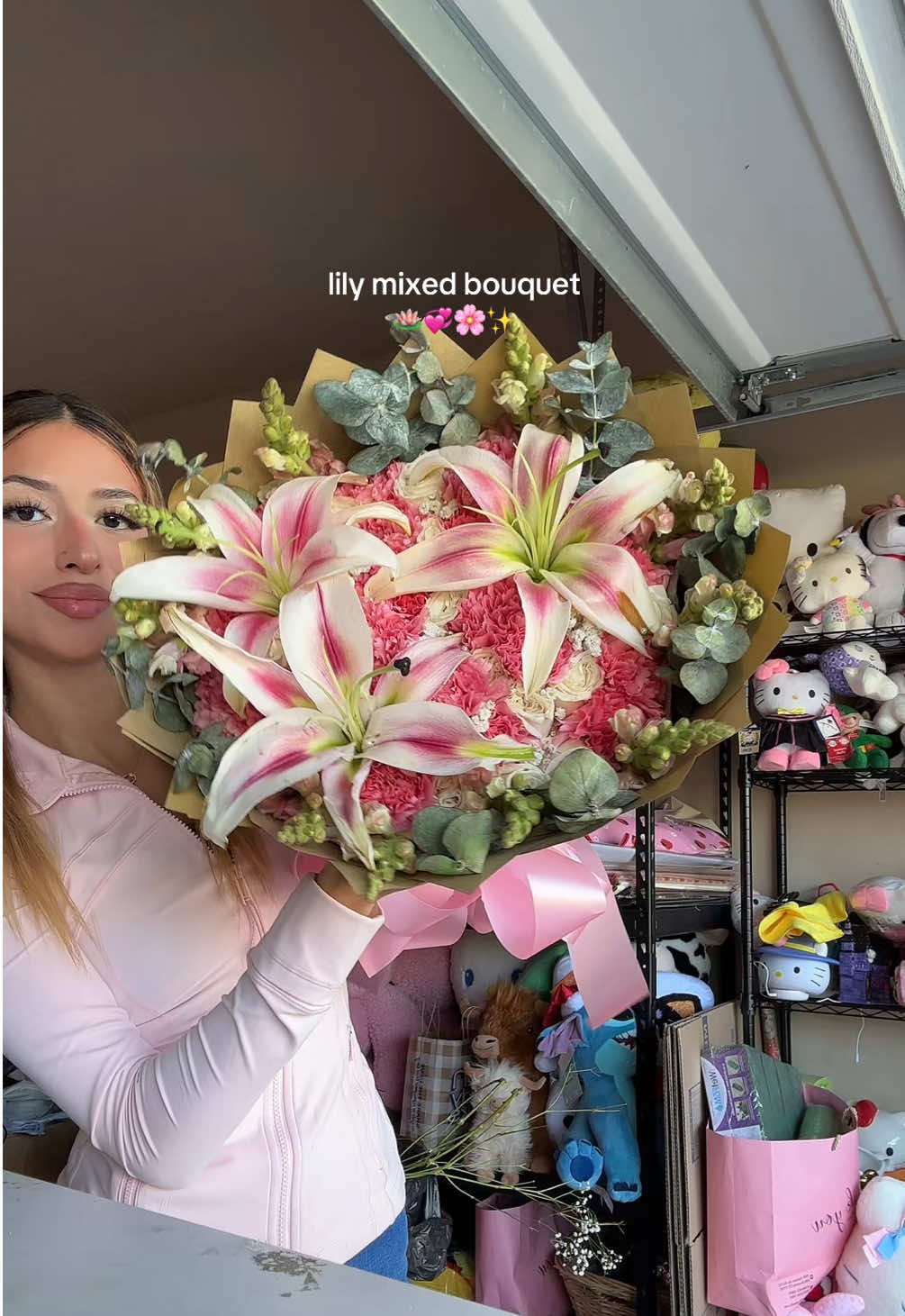 lilies >> ig: isabels_flores 💞 #lilies #lilybouquet #houstonflorist #floristsoftiktok #roses #fyp #ramo #ramobuchon #parati #flowers #isabelsflores #girly #DIY #Relationship #spring #trending #hibiscus #forher #girl #fy 