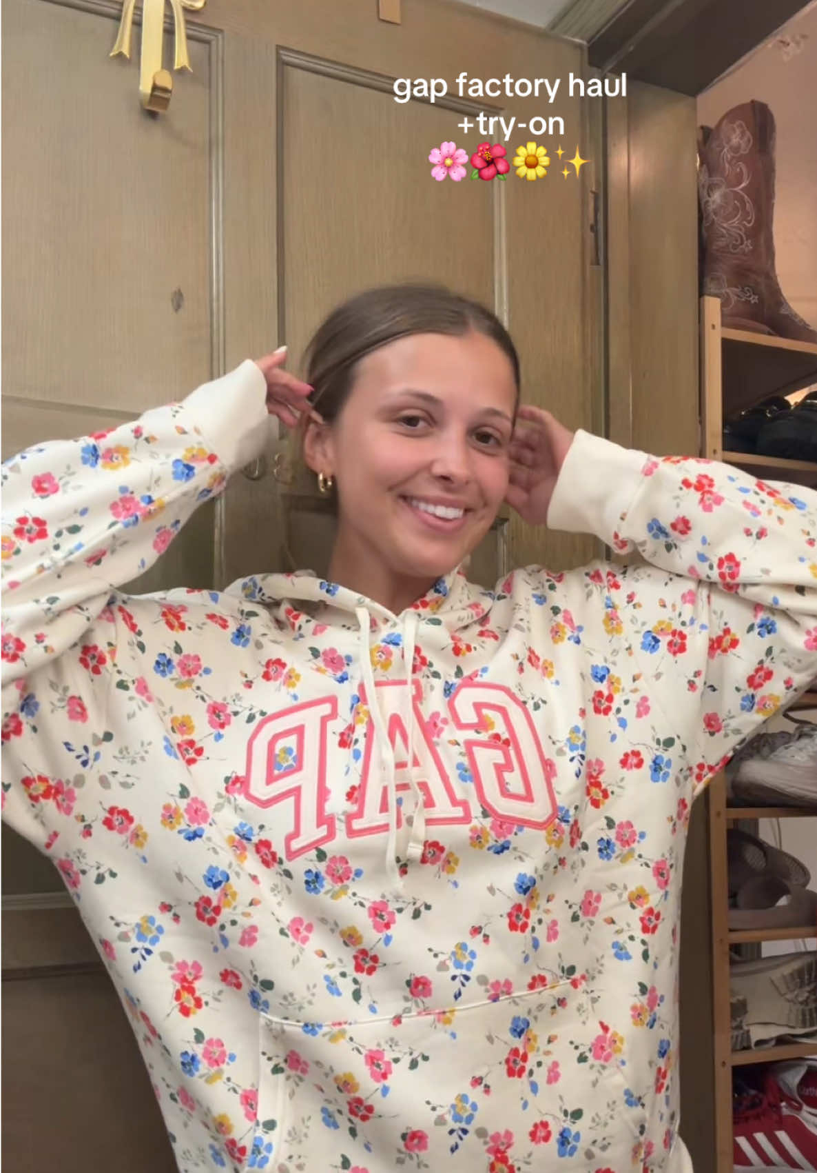 @gap factory try on & haul! this floral sweat set makes me so excited for spring! 🩷✨ #sweatset #set #gap #cozy #beachy #affordablefashion 