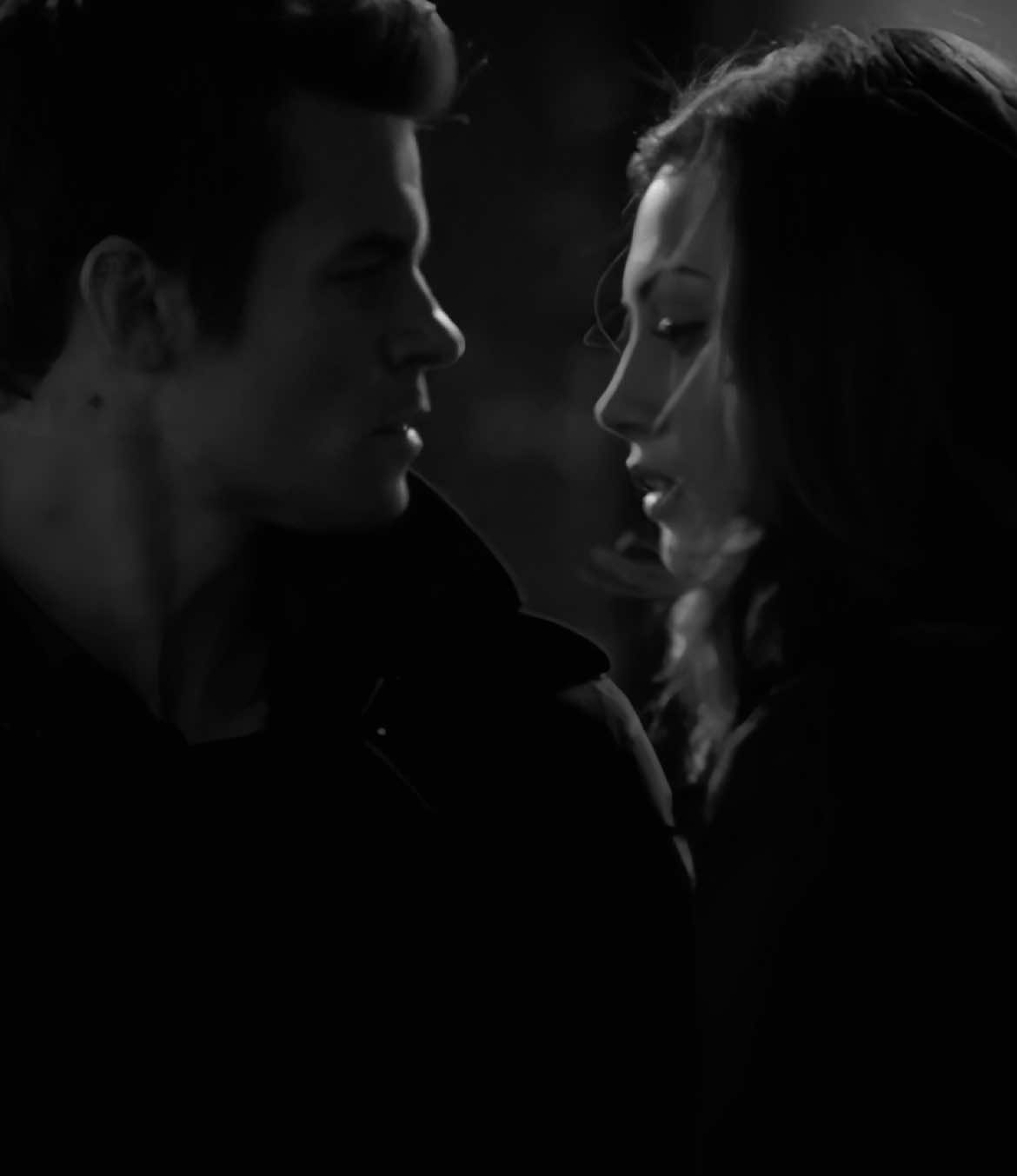 #haylijah — ia postar klaroline mas não deu tempo de editar, então provavelmente vou postar deles mais tarde 😭                                                                                                            #thevampirediaries #fyp ib: @☾ 