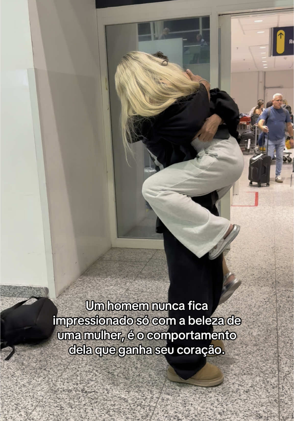 Saiu de Londres e veio ficar comigo! #fyp #foryou #ronald 