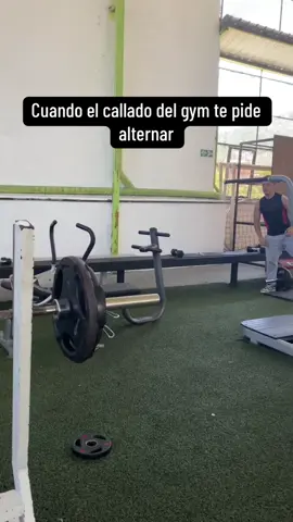 Cuando el callado del gym te pide alternar… Con mi parcero @ElVenerable  #creatorsearchinsights #gym #gymrat #disciplina #