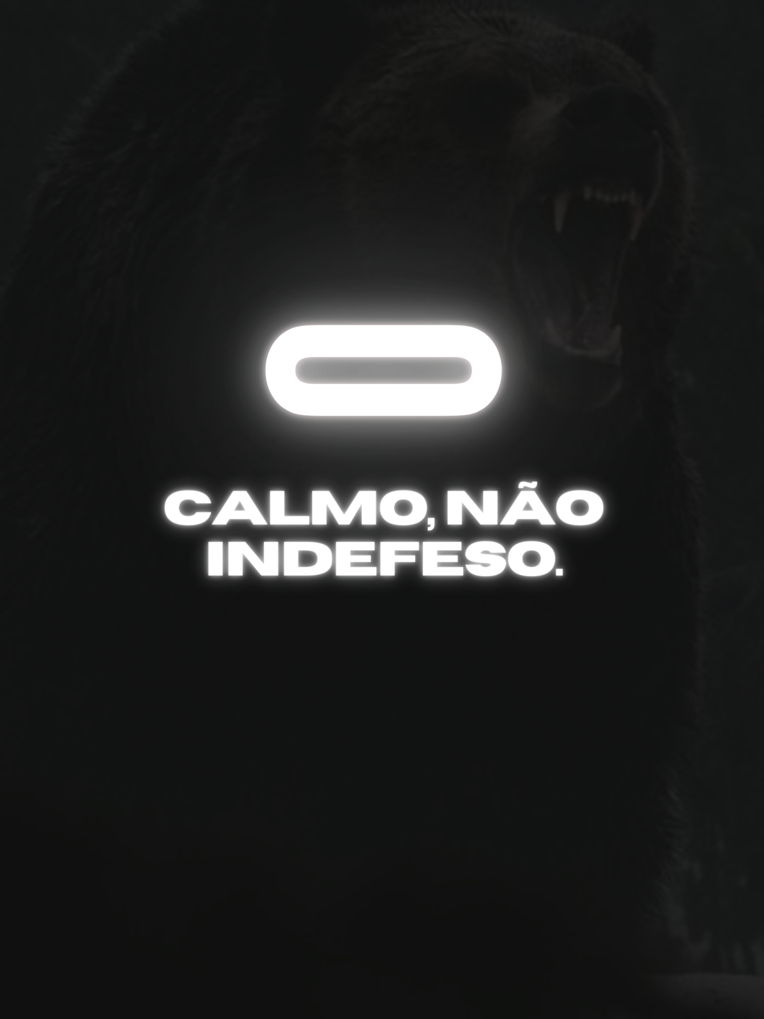 O homem barulhento quase sempre é movido pelo medo. Fala alto, se exalta, tenta impor respeito no grito — mas no fundo, é só insegurança disfarçada de coragem. O verdadeiro perigo habita no silêncio. O homem calmo, que observa em silêncio, é o que mais se deve temer. Ele não precisa se afirmar. Ele age com precisão, sem aviso. Nunca subestime a quietude de um homem que não precisa provar nada. A verdadeira força não faz alarde — ela observa, calcula e atinge com exatidão. . . . . #motivation #gym #viral #fitness #dark #fitnessmotivation #motivational
