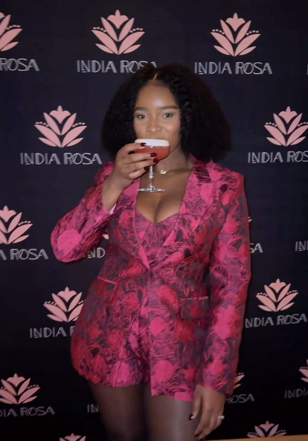 Une soirée haute en couleurs pour l’ouverture de la nouvelle adresse #Indiarosa au DIX30. Décor magique, bouchées exquises, cocktails épicés… et une ambiance inoubliable. Bravo pour cette belle expansion ! #IndiaRosa #DIX30 #SoiréeInauguration #MontrealFoodie #CuisineIndienne #FusionVibes #fyp