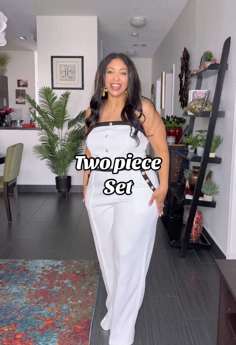 This two piece set is such a vibe, the perfect look for the summer 😍😍😍 #landys #twopieceset #twopieceoutfit #2pcset #SummerFashion #womenfashion #tiktokshop #tiktokshopfinds #foryoupage #fyp 