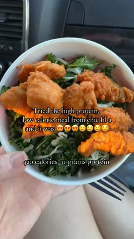 I loooovvvvveeee me some chic fil a fries but this???? This was so freaking good I didn’t even miss them😍😍 AND ITS HIGH PROTEIN AND LOW CAL??? Immediately yes.  #highprotein #lowcal #chicfilaorder #highproteinmeals #fastfoodhacks 