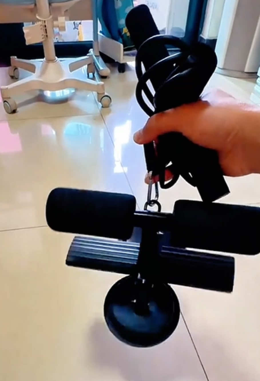¡Entrena como una diosa! Este dispositivo auxiliar mejora tu abdomen y espalda con su ventosa y cuerda tensora. ¡No te quedes sin él! #fitnessgirl #ejercicios #coreworkout #Gadget #ttshopfinds1286