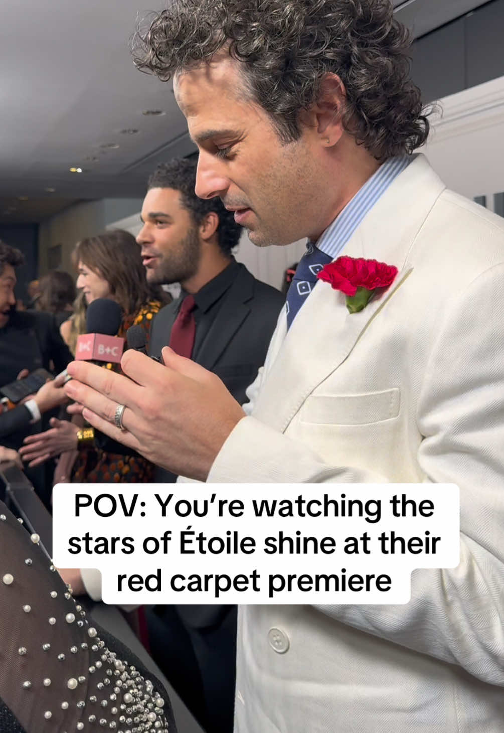 From barre to red carpet — I hit up the premiere of #Etoile for #PopCulturePlanet! Interviews coming soon 🩰 #tiktokfilmtvcompetition #amyshermanpalladino #danielpalladino #lukekirby #loudelaage #charlottegainsbourg #taisvinolo #davidalvarez #davidhaig #yanictruesdale #lamayzhang #ivandupontavice #ballet #ballettok #balletdancer #suttonfoster #kellybishop #balletcore #ballettiktok #tvshow #tvtok #gilmoregirls #gilmoregirlstiktok #bunheads #redcarpet #themarvelousmrsmaisel 