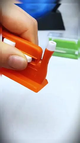 Double-ended needle threader #fyp #tiktokmademebuyit #homefinds #homeimprovement #usa🇺🇸 #coolgadgets #coolstuff #Home 